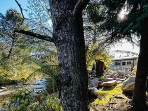 Cozy Creek Cottage